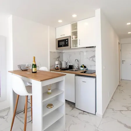 Marble Sea View Ponderosa 606 *