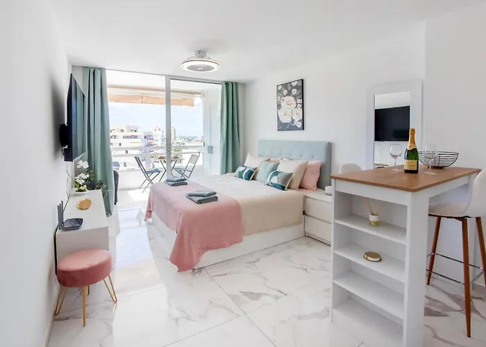 Marble Sea View Ponderosa 606 아파트