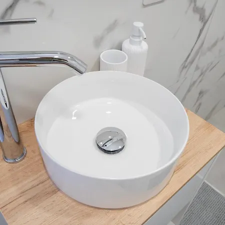 Marble Sea View Ponderosa 606